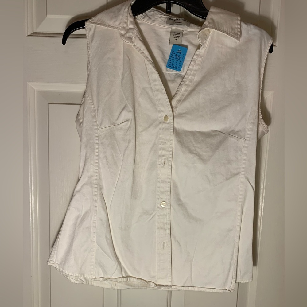 Banana Republic white collared button up tank size Medium
